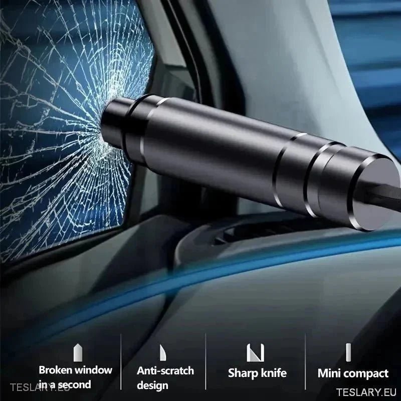 Accessori e Sicurezza: Emergency Escape Tool per Tesla