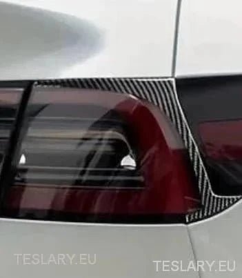 Personnalisez Tesla avec trim carbone feux arrière