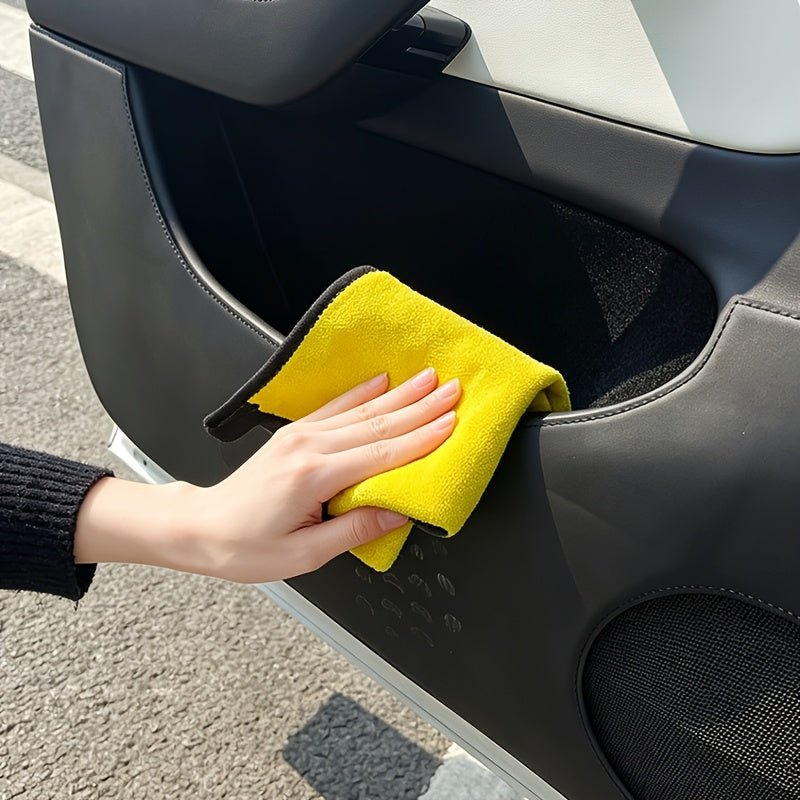 Tesla Model 3 Highland - Tesla Model Protections de porte avant et arrière Y Juniper&nbsp;: achetez-les sur la boutique en ligne d'accessoires Tesla en Europe avec livraison dans toute l'Europe par FedEx. TESLARY.EU