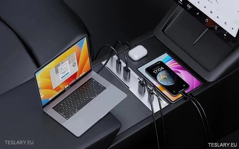 Tesla 3 Highland 4 - 1 USB Expansion Hub - TESLARY Tesla Shop Accessories Europe Nederlands Ireland Deutschland Espana Alicante France Italia