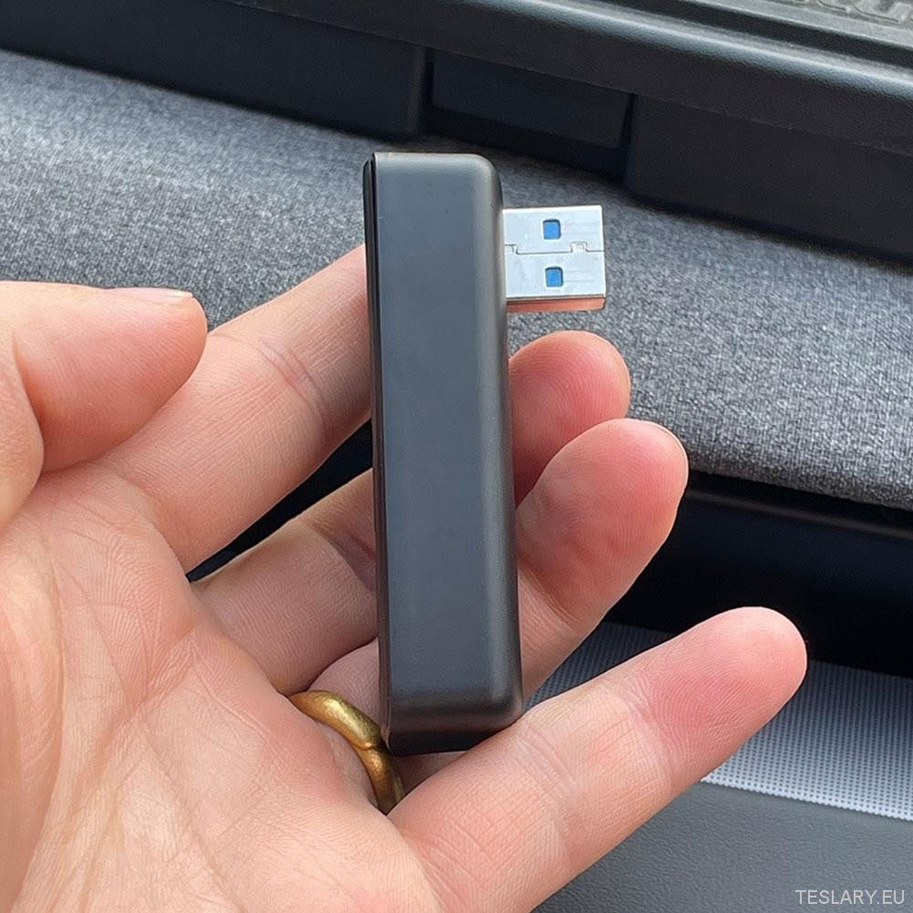 Tesla Model 3-fach USB-Hub und Schnellladestation für Handschuhfächer TESLARY Tesla Shop Zubehör Europa Niederlande Dublin Cork Irland Deutschland Spanien Alicante Frankreich Italien